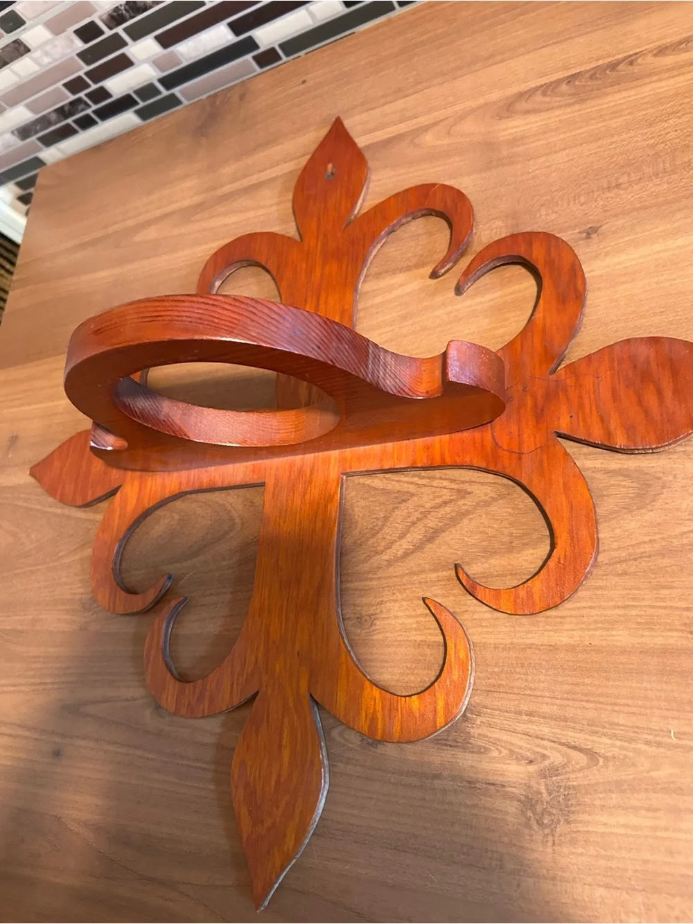 Vintage Decorative Wooden Fleur-de-Lis Wall Planter Accent in Warm Brown